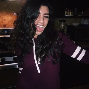 Meet your Posher, Kayla